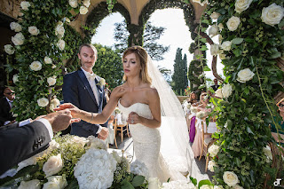 Wedding-photographer-como-lake-italy  http://www.lakecomoweddingphotographer.co.uk/