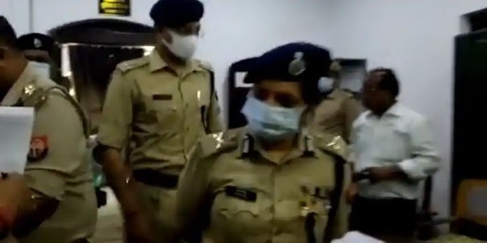 रायबरेली : डीआईजी के औचक निरीक्षण के दौरान पुलिस महकमें में हड़कंप 