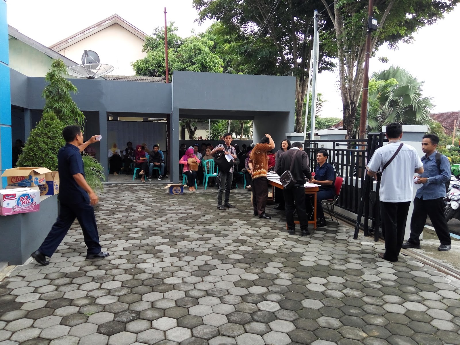 Seperti sudah dijadwalkan oleh Pansel tes tulis dan wawancara dilaksanakan mulai Selasa 26 Januari lalu Pansel yang memang sudah membuat detail