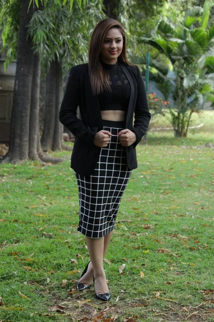 Telugu Hot Girl Nikesha Patel Legs Thighs Photos In Black Dress