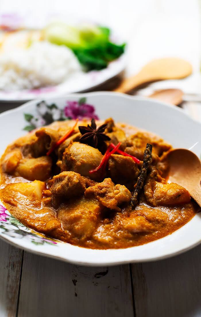Malaysian Chicken Curry Kari Ayam Lisa S Lemony Kitchen