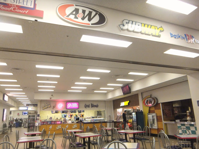 アメリカの食べ物 お菓子 飲み物 Cinnabon Yokota Air Base シナボン 横田基地