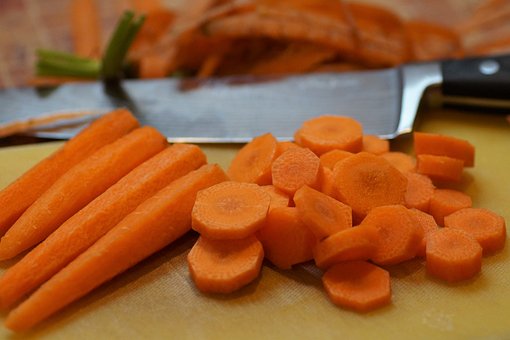 carrot moroccan, bunch of cleaned carrots