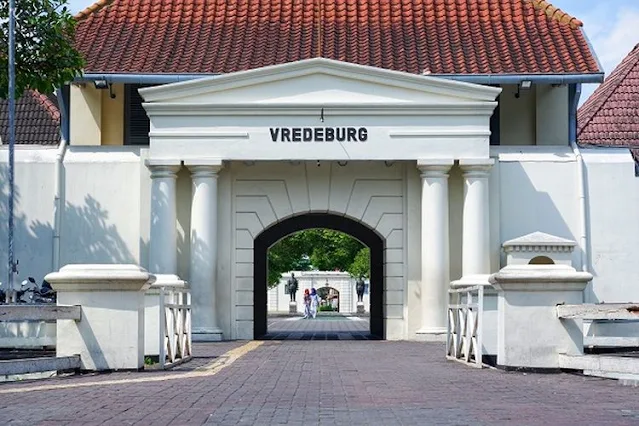 Benteng Vredeburg: Sejarah, Keindahan, dan Pesonanya