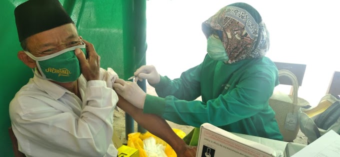 Polsek Mlarak Polres Ponorogo Monitoring Serbuan Vaksinasi Dosis 1 Di Ponpes Al-Islam Joresan Serentak Jajaran Kodam V/ Brawijaya