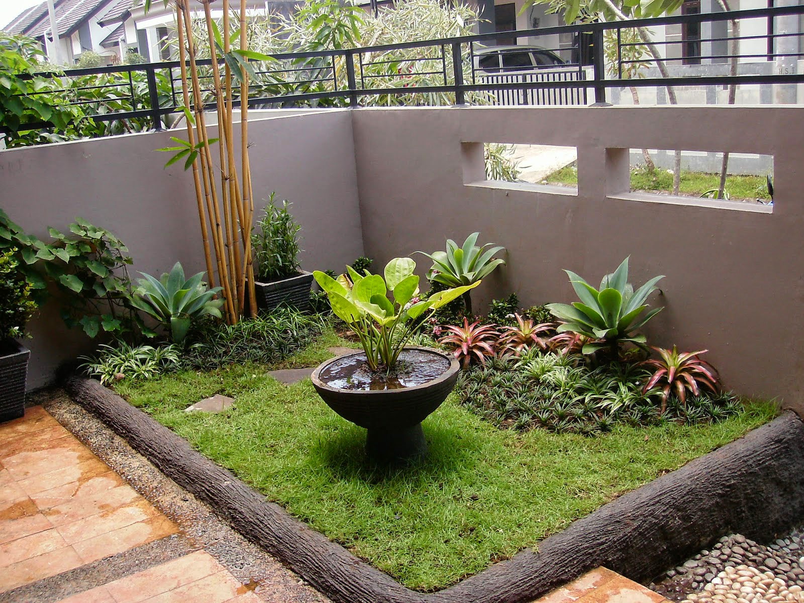 Inilah beberapa contoh desain taman  rumah  minimalis type 