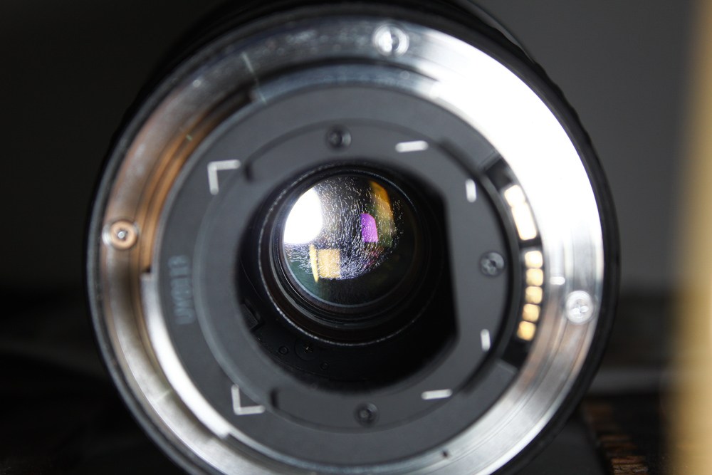 Cara Membersihkan Jamur  ringan pada Lensa  Kamera DLSR 