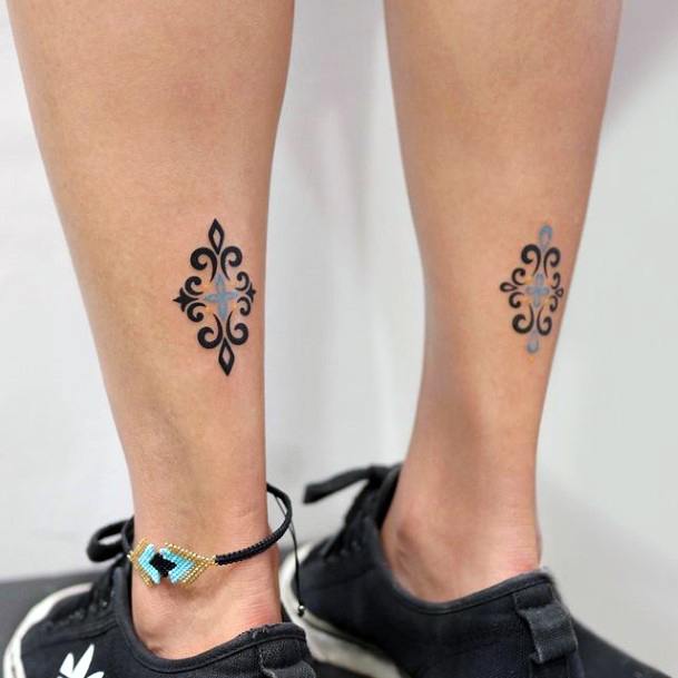 Tattoos ornamentais - 30 modelos para mulheres