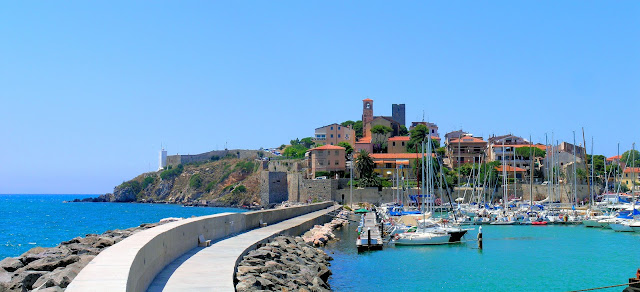 Panoramic view of the coastline of Talamone in Tuscany. Photo: WikiMedia.org.