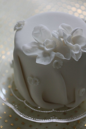 Simply Elegant Little Fondant Wedding Cake To see daily pictures recipes