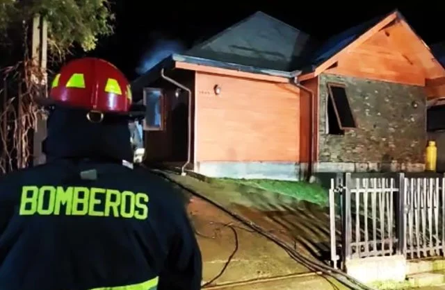 Osorno: incendio afecta vivienda del sector oriente