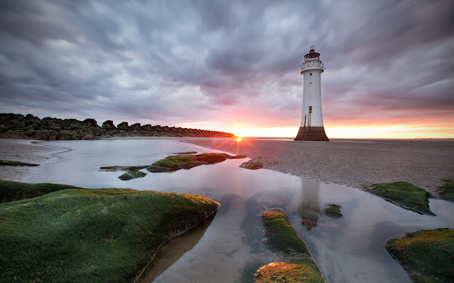 Puesta de Sol en el Faro Fondos de Pantalla de Paisajes