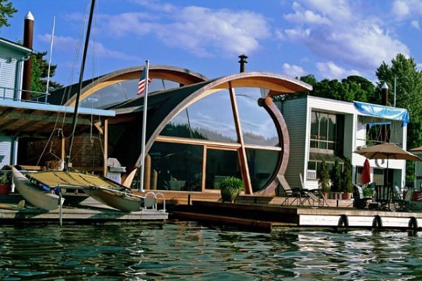 Mighty Lists: 13 unique houseboats