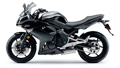 2011-Kawasaki-Ninja400R-Flat-Super-Black