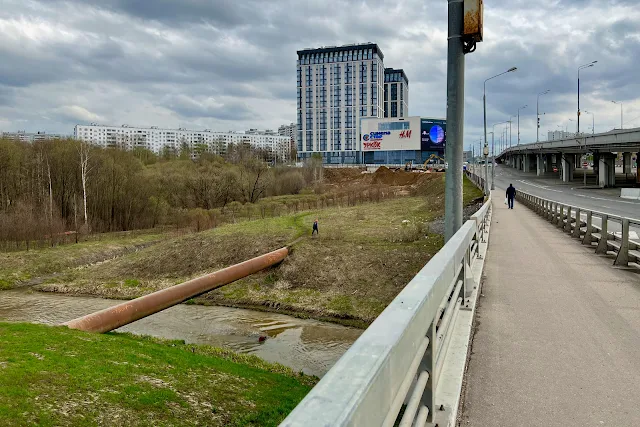 Аминьевское шоссе, Аминьевский мост, Аминьевская эстакада, река Сетунь, бизнес-центр / торговый центр Kvartal West