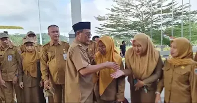 KPK Sebut Hilang, Kok Bisa Paman Birin Muncul saat Apel Pagi di Kantor Gubernur Kalsel