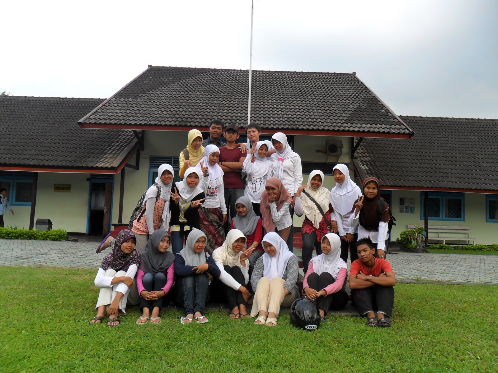 KUMPULAN PUISI PUISI