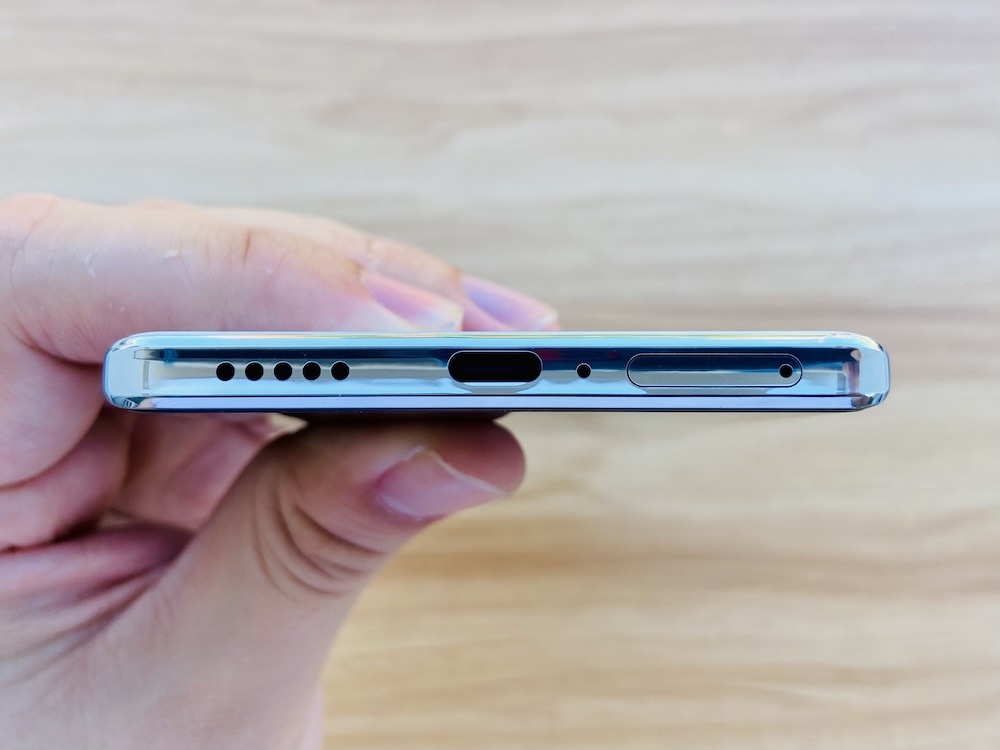 vivo V30 Pro Bottom