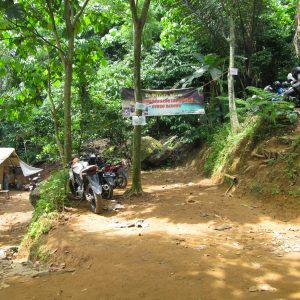 Akses Jalan Menuju Wisata Leuwi Lieuk bogor 