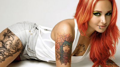 Tattoos + hot women = deadly combination (