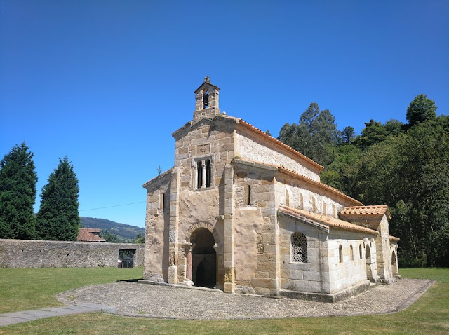 Santa Maria de Valdedios en Villaviciosa (Asturias-España)