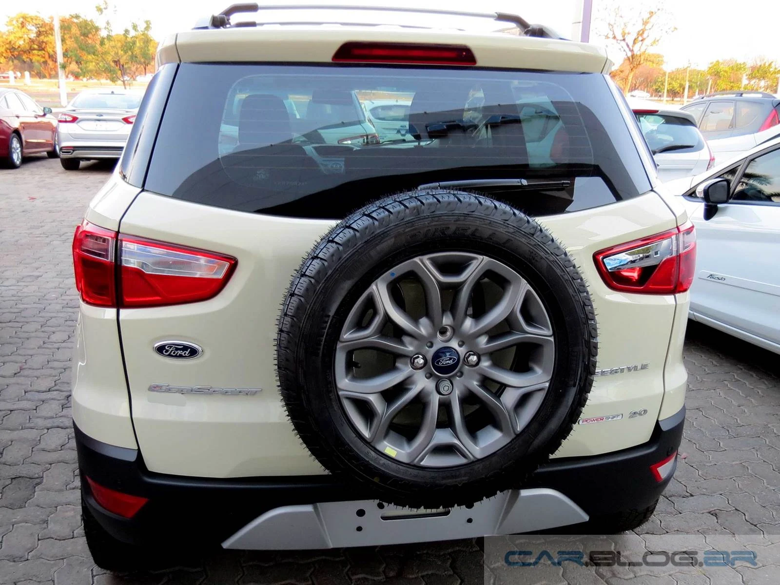 Ford EcoSport FreeStyle 2015 Automática - Branco Vanilla