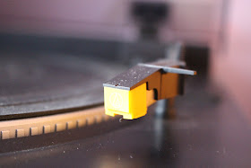 vinyl record player 