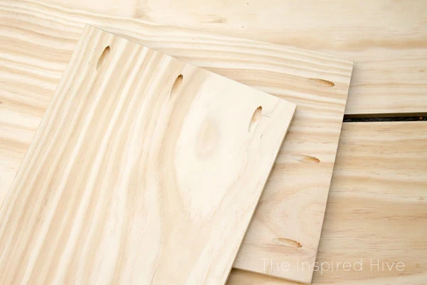 The easy way to build furniture! Learn how simple it is to use the Kreg Jig to build a DIY wooden toy storage shelf.