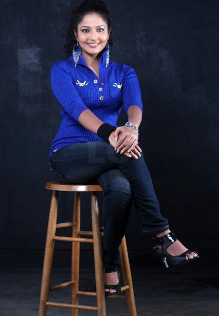 Photo Shoots - sri lankan TV Presenter 'Lochana Imashi'