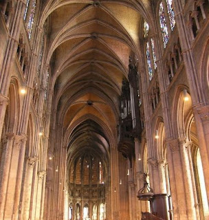 intérieur cathédrale chartres