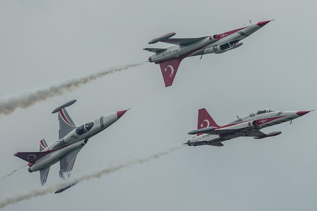 Turkish Stars F-5 formation