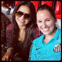 Bruna Marquezine assiste à partida de despedida do namorado Neymar
