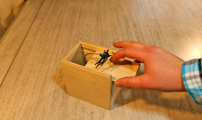 Hilarious SPIDER SCARE BOX PRANK, Wooden Scarebox Joke, Funny Practical Joke, GAG Gift