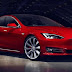 Carro autônomo da Tesla aciona freios e evita acidente; veja vídeo