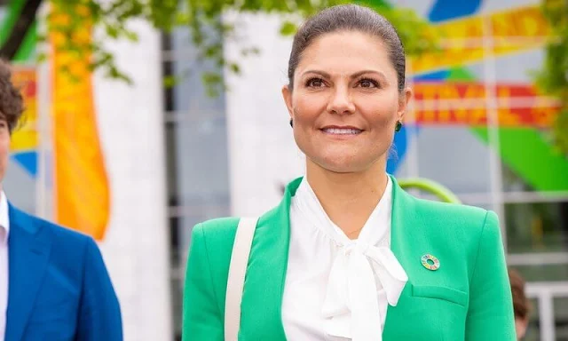 Crown Princess Victoria wore a green lapelless fitted blazer by Zara, and Paxilow green pumps from By Malene Birger