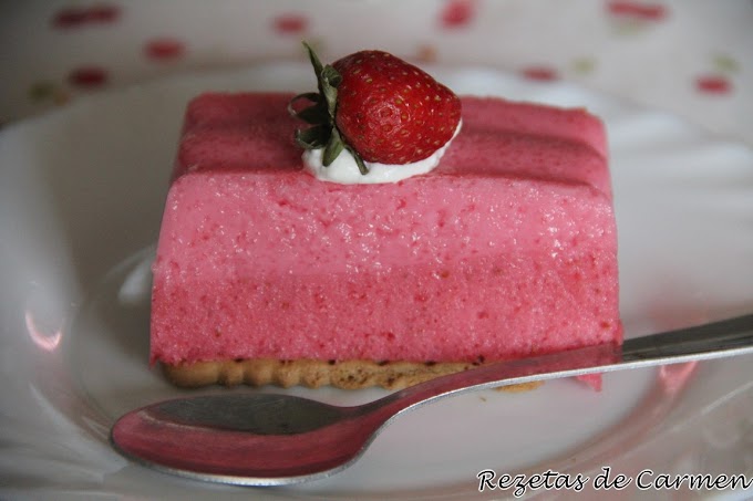 Tarta de fresas y yogur