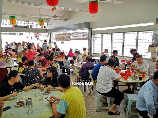 Kwong Hong Yong Tau Fu (known as Yong Liew Fun in Ipoh) 广丰茶室酿料粉 Kwong Hong Yong Tau Fu (known as Yong Liew Fun in Ipoh) 广丰茶室酿料粉