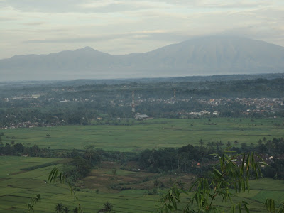 Tahun Baruan Positif, Nyunda di Gunung Sunda