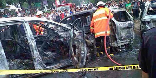 Tabrak Avanza Dan Motor Hingga Terbakar, Sopir Honda Freed Syok