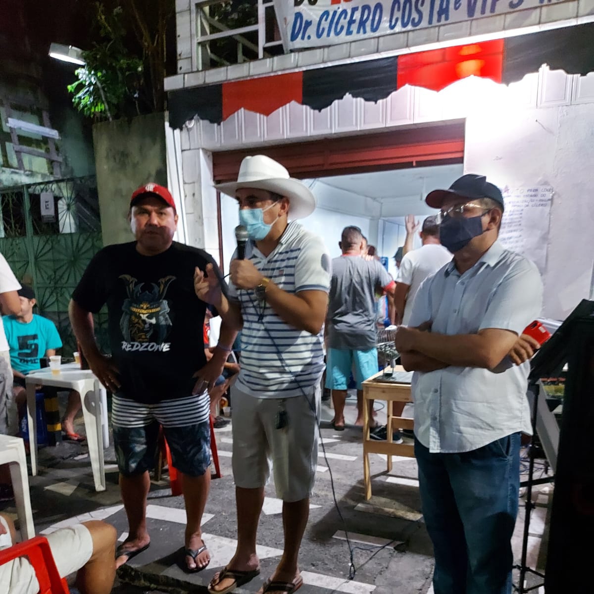 Em Manaus, lideranças realizam coleta de assinaturas pró estado do Tapajós. 