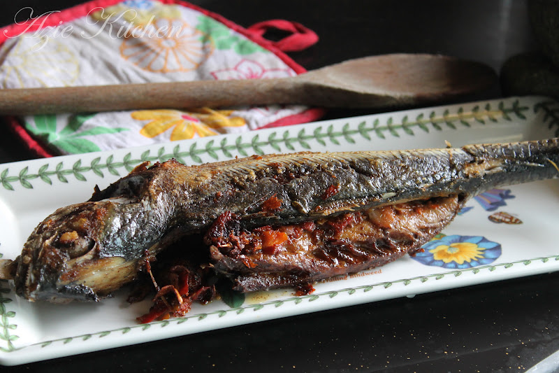 Ikan Cencaru Sumbat Sambal - Azie Kitchen