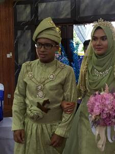 Selamat Pengantin Baru Hadi and Wife