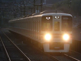 京王電鉄　各停　調布行き1　9000系