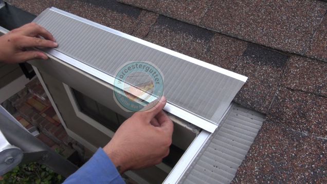 Gutter repair service