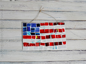 Magazine Mosaic Flag | 20 Crafts for the 4th of July - Independence Day DIYs | directorjewels.com