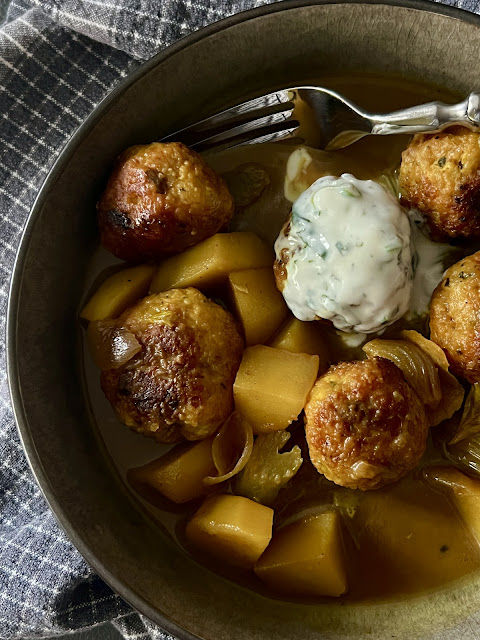 Hähnchenfleischklöße mit Zitrone und Kartoffeln #YO