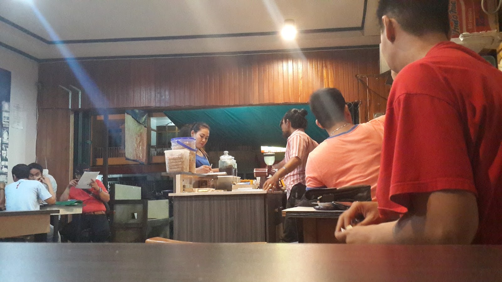 Nongki Nongki Di Warung Kopi Kota Kita Tukang Jalan Jajan