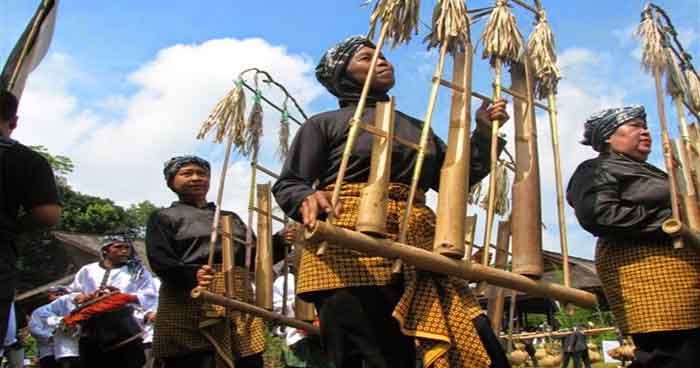 Jenis Alat  Musik  Angklung Lengkap Gambar  dan Penjelasannya 