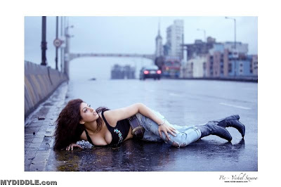 Priya Soni Topless image