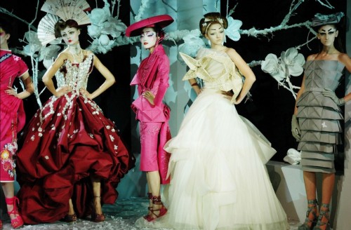 a couture house and to use the term haute couture in its advertising and